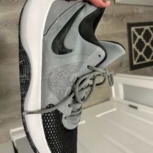 Nike Women’s Basketball Shoes size 9.5